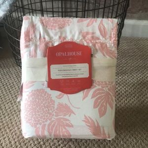 Opalhouse Queen pink floral sheet set.